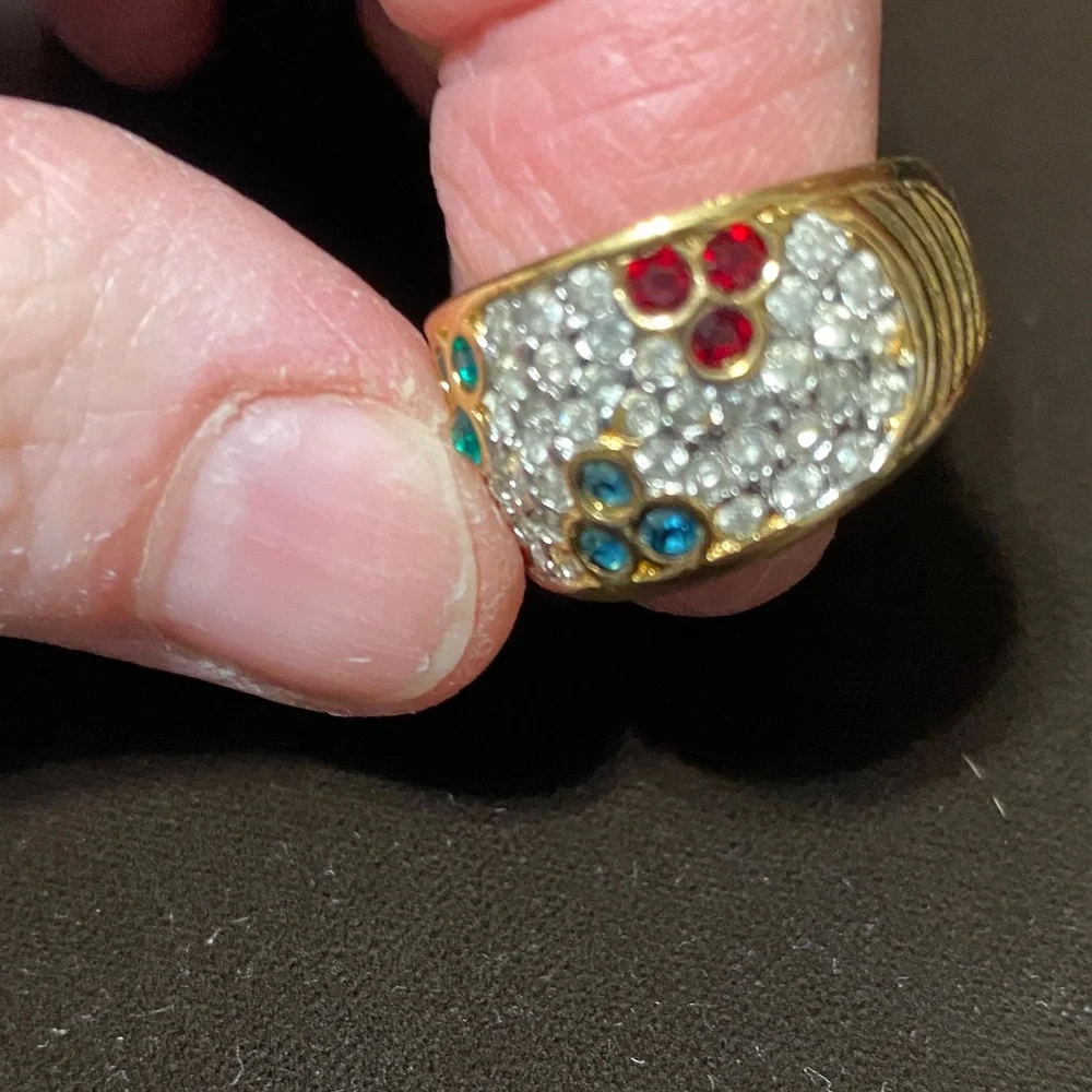 Elegant vintage size 6 3/4 18KT H.G.E. Multicolor Gemstone Ring